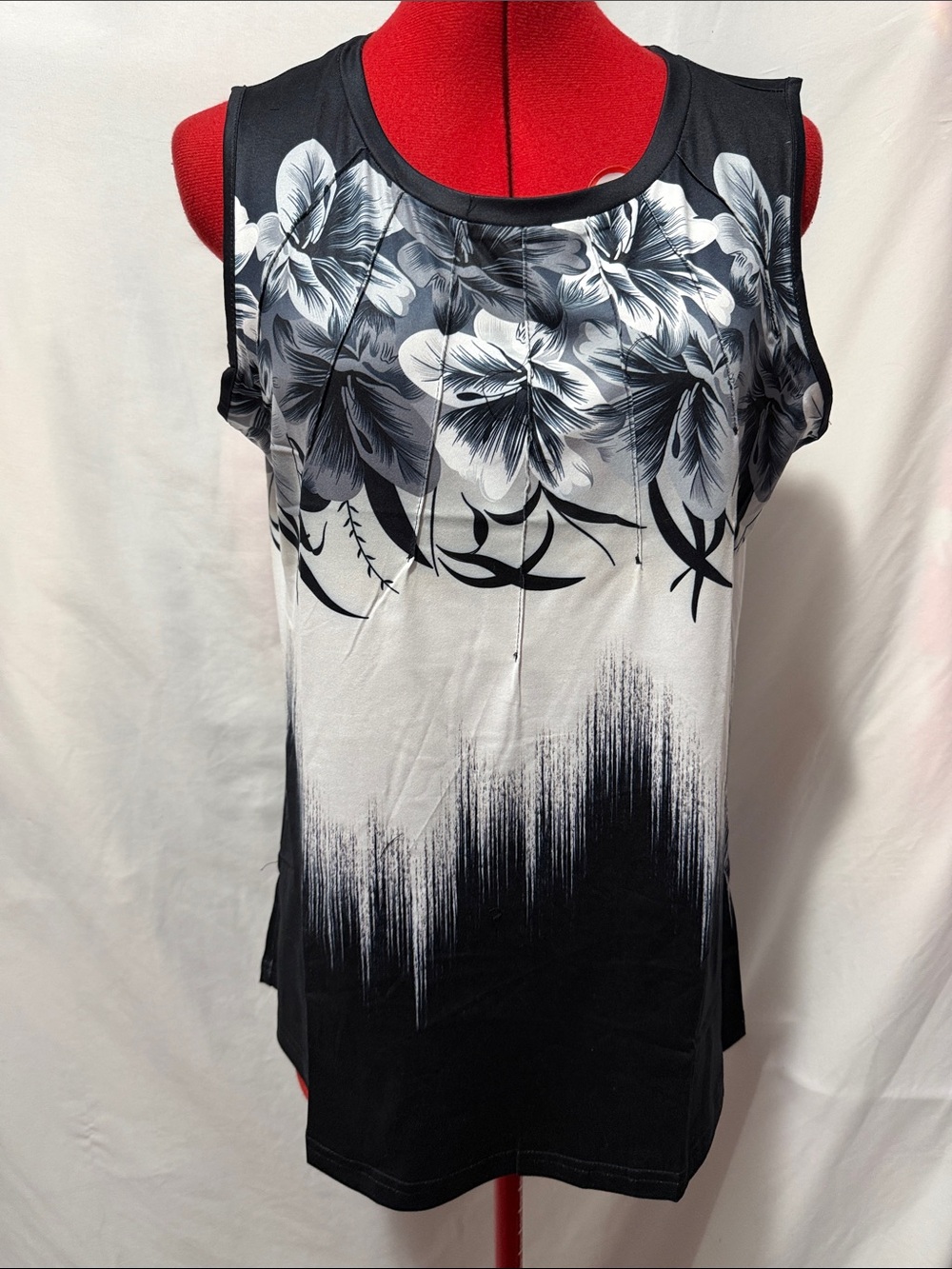 Women’s Black & White Floral Ombre Tank Top